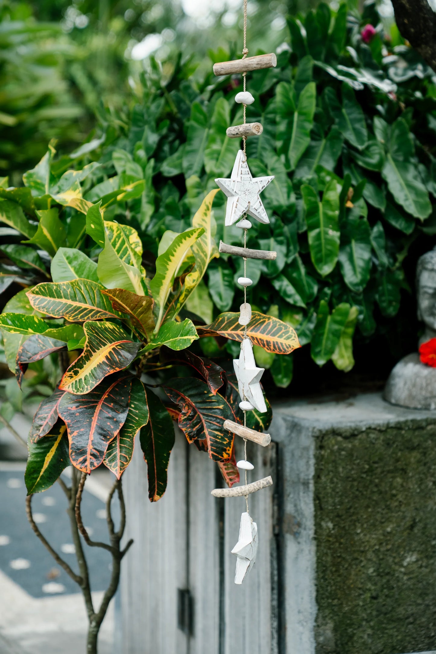 Nature's Serenity Hanging Stars Décor Antique White