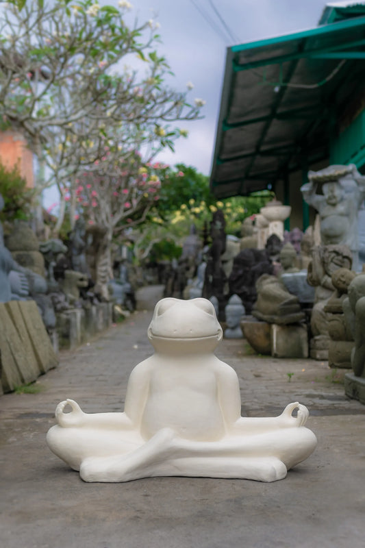 Meditating Frog - Large